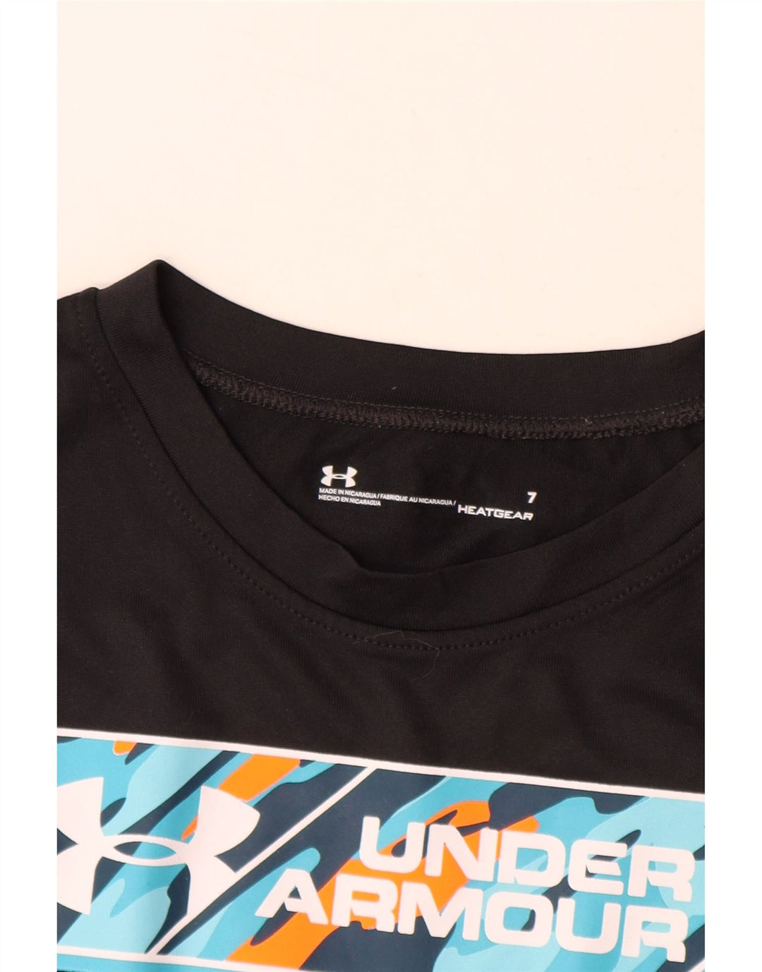 Camiseta gráfica UNDER ARMOUR Boys Heat Gear 6-7 anos preta