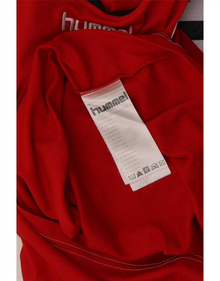 Camiseta masculina Hummel com estampa gráfica pequena em poliéster vermelho colorblock
