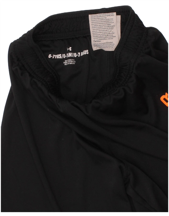 Shorts esportivos gráficos Under Armour Boys 6-7 anos preto poliéster
