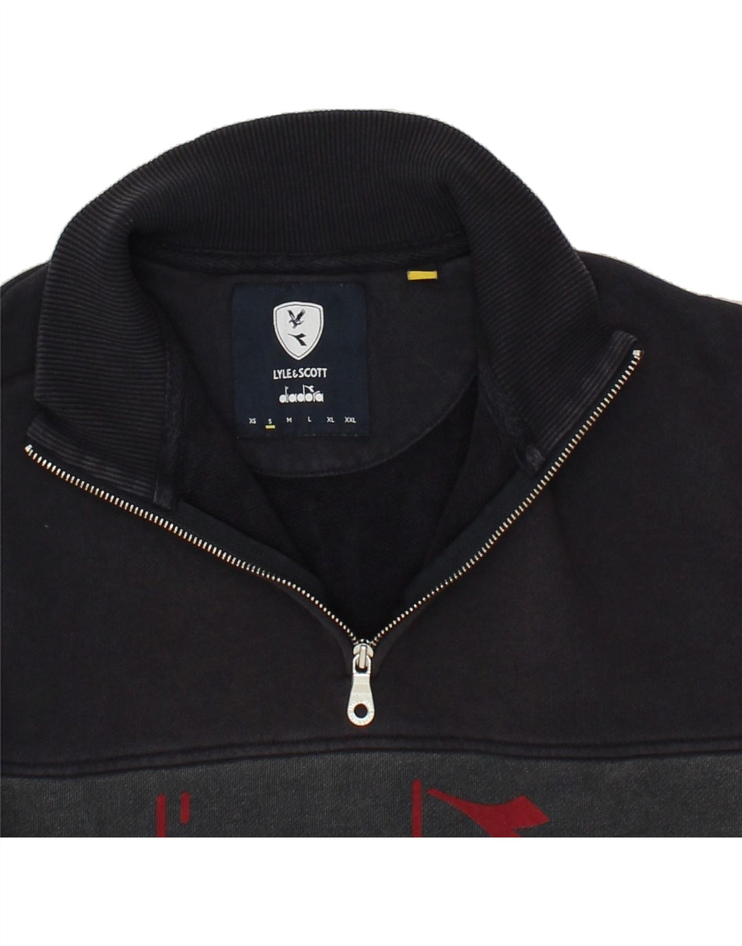 Moletom masculino DIADORA com zíper e gola redonda, pequeno bloco colorido vermelho