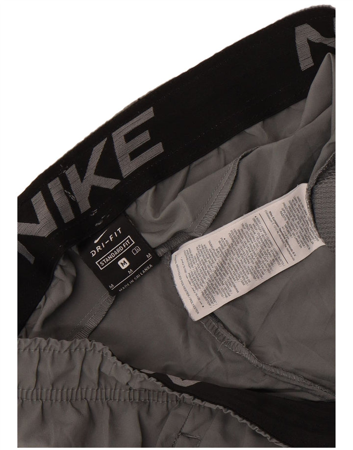 Shorts esportivos masculinos Nike Dri Fit Standard Fit cinza médio poliéster