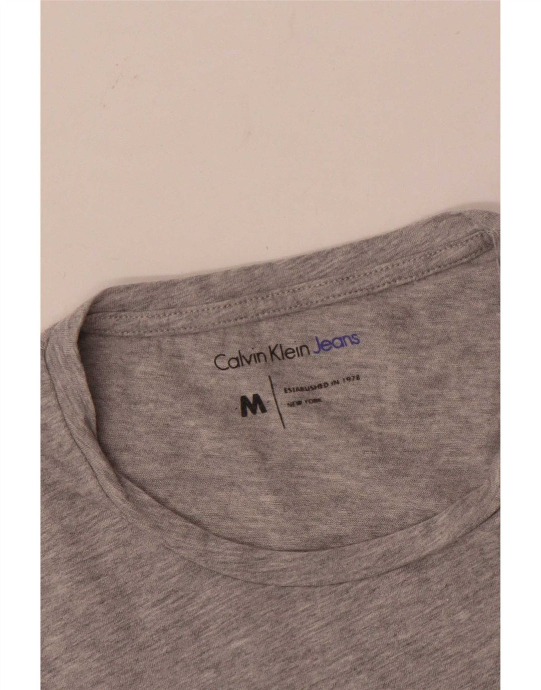 Calvin Klein Jeans Camiseta masculina gráfica Top cinza médio manchado