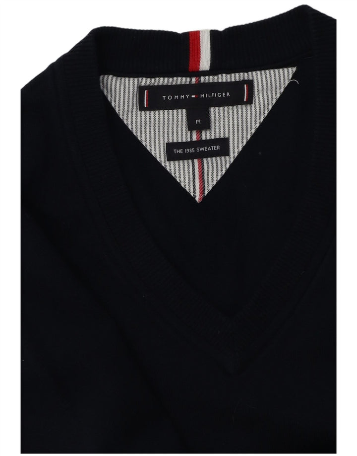 Suéter masculino Tommy Hilfiger com decote em V médio azul marinho