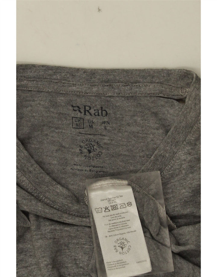 Camiseta masculina Rab com estampa gráfica de algodão manchado cinza médio