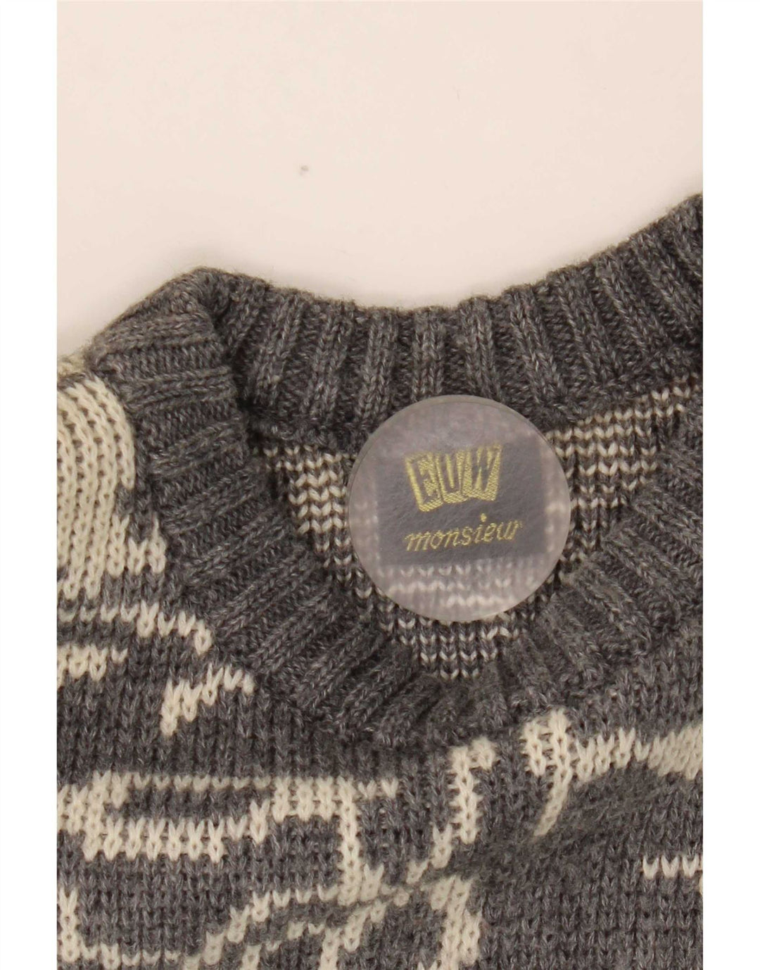 Suéter vintage masculino abstrato com gola redonda e gola pequena cinza