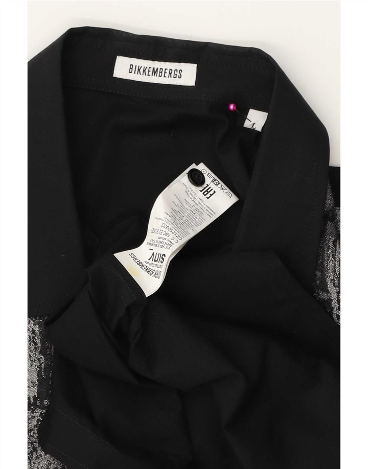 Camisa masculina Bikkembergs com padrão abstrato grande de algodão preto