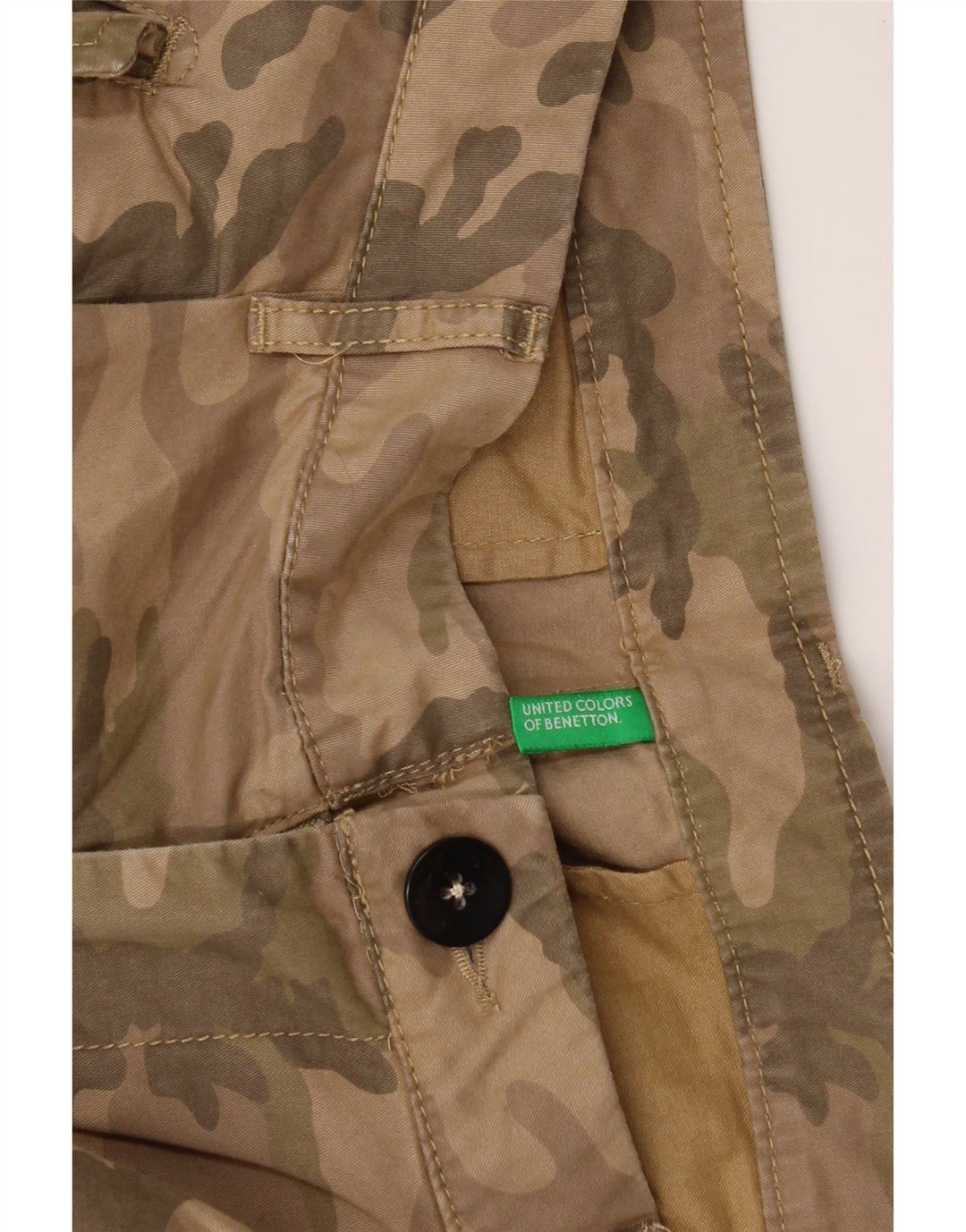 BENETTON Womens Slim Cropped Trousers W34 L27 Beige Camouflage Vintage Benetton and Second-Hand Benetton from Messina Hembry 