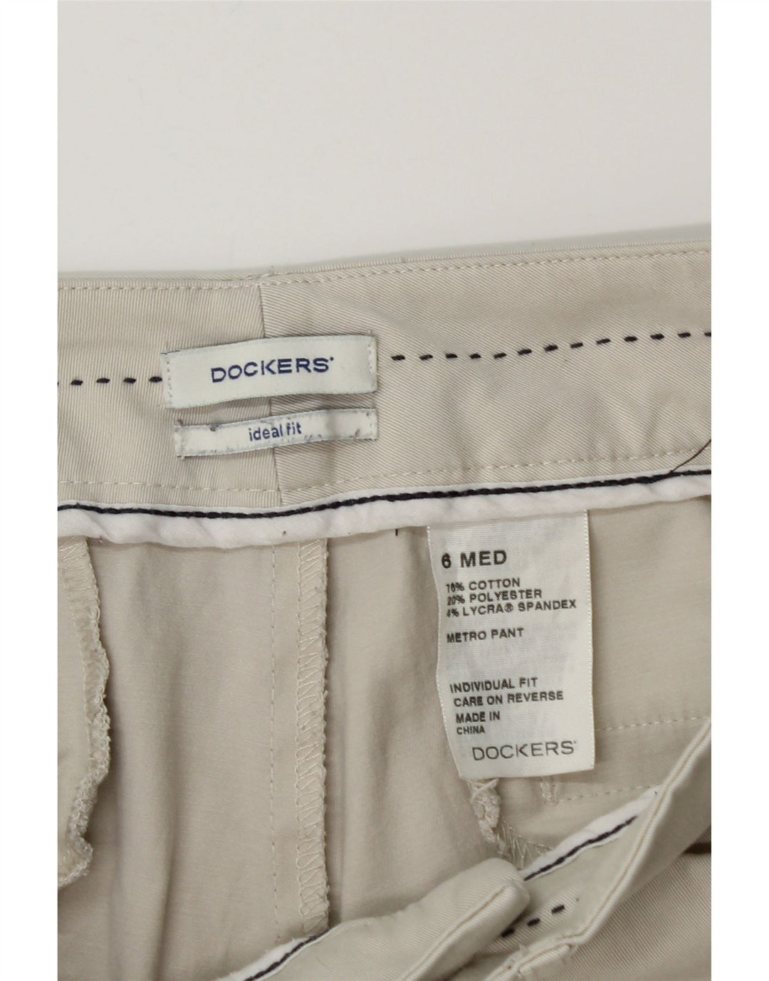 DOCKERS Calça feminina casual de ajuste ideal EUA 6 médio W28 L30 bege