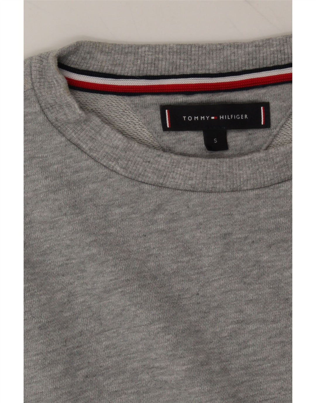 TOMMY HILFIGER Mens Graphic Crew Neck Jumper Sweater Small Grey Cotton Vintage Tommy Hilfiger and Second-Hand Tommy Hilfiger from Messina Hembry 