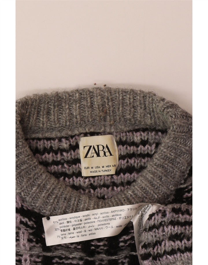 Suéter masculino Zara com gola redonda e acrílico xadrez cinza médio