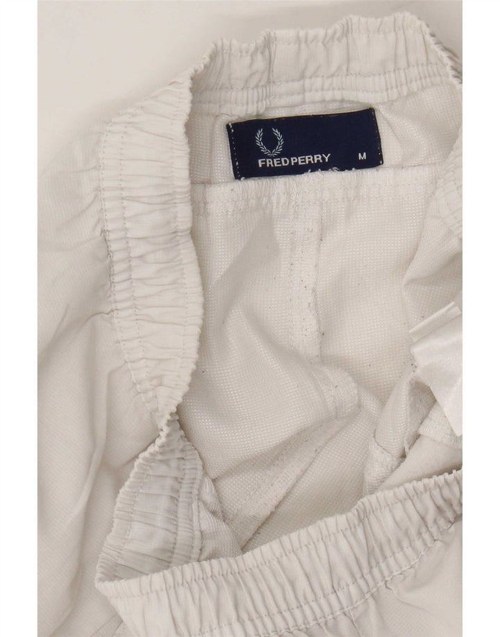 Fred Perry Mens Regular Fit Sport Shorts Médio Poliéster Branco