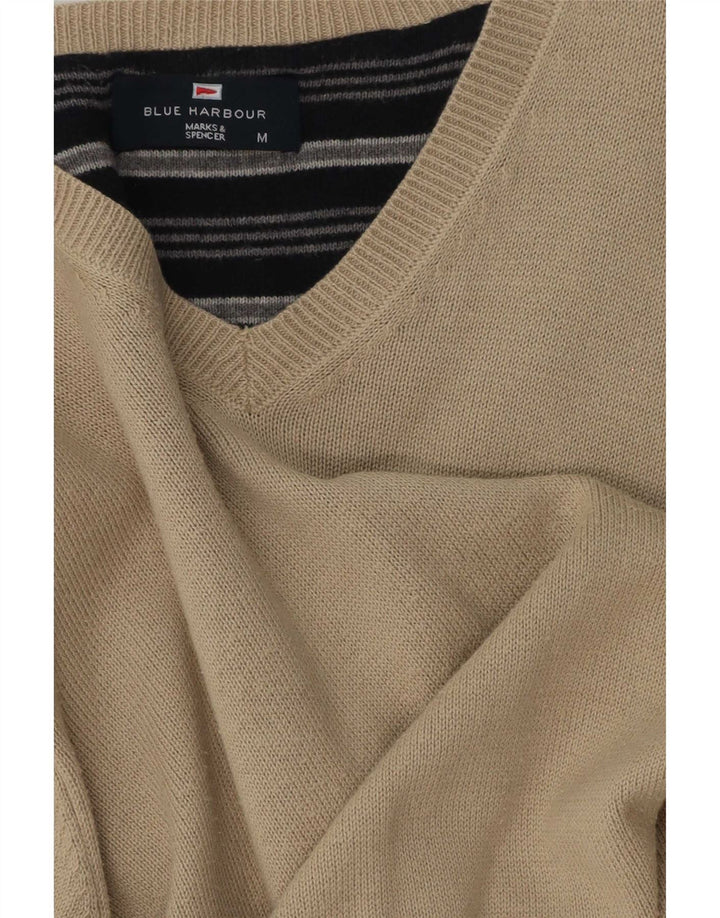 Suéter masculino Marks & Spencer Blue Harbor com decote em V médio bege