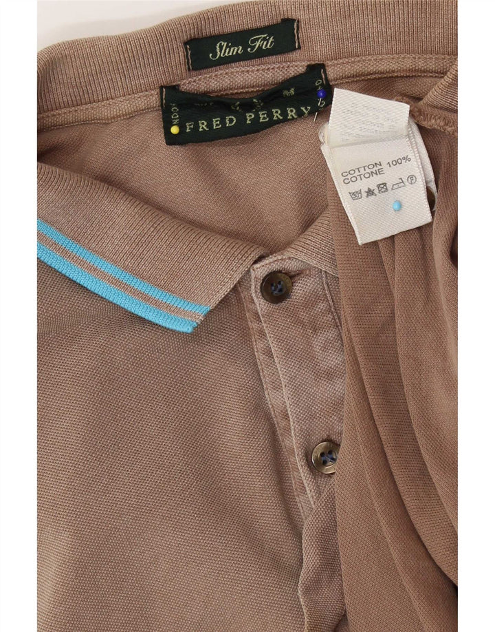 Camisa polo masculina Slim Fit Fred Perry de algodão marrom médio