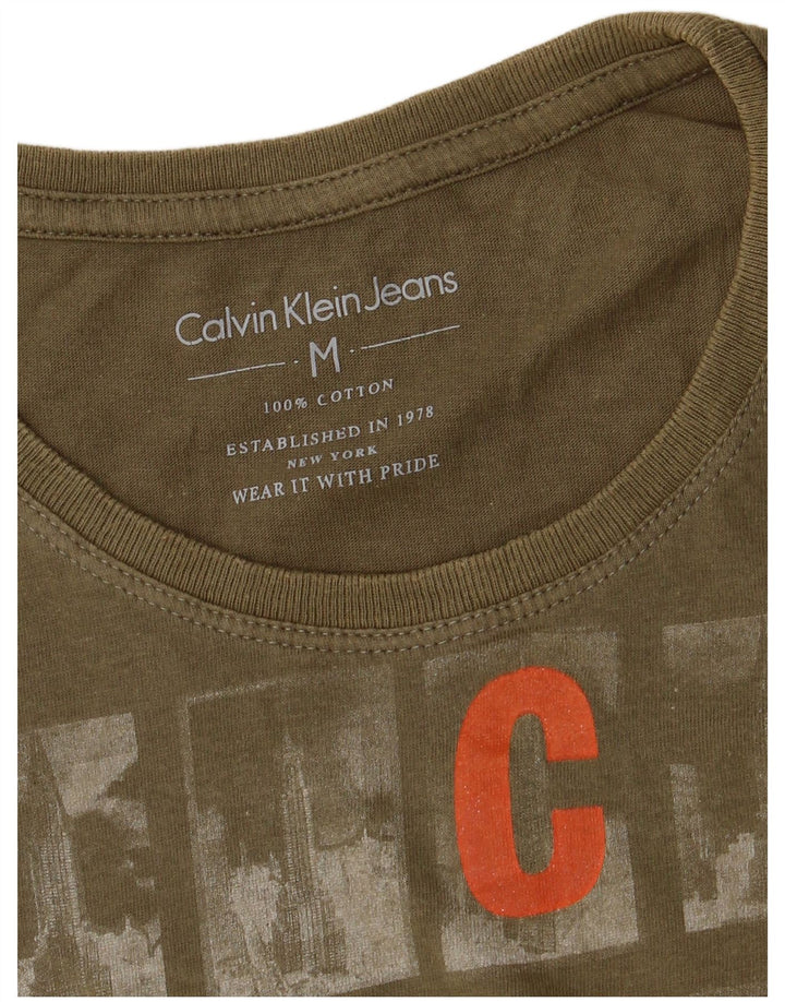 Camiseta masculina CALVIN KLEIN JEANS com estampa gráfica de algodão cáqui médio