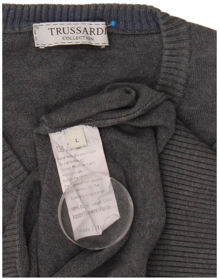 Suéter masculino Trussardi com decote em V grande algodão cinza
