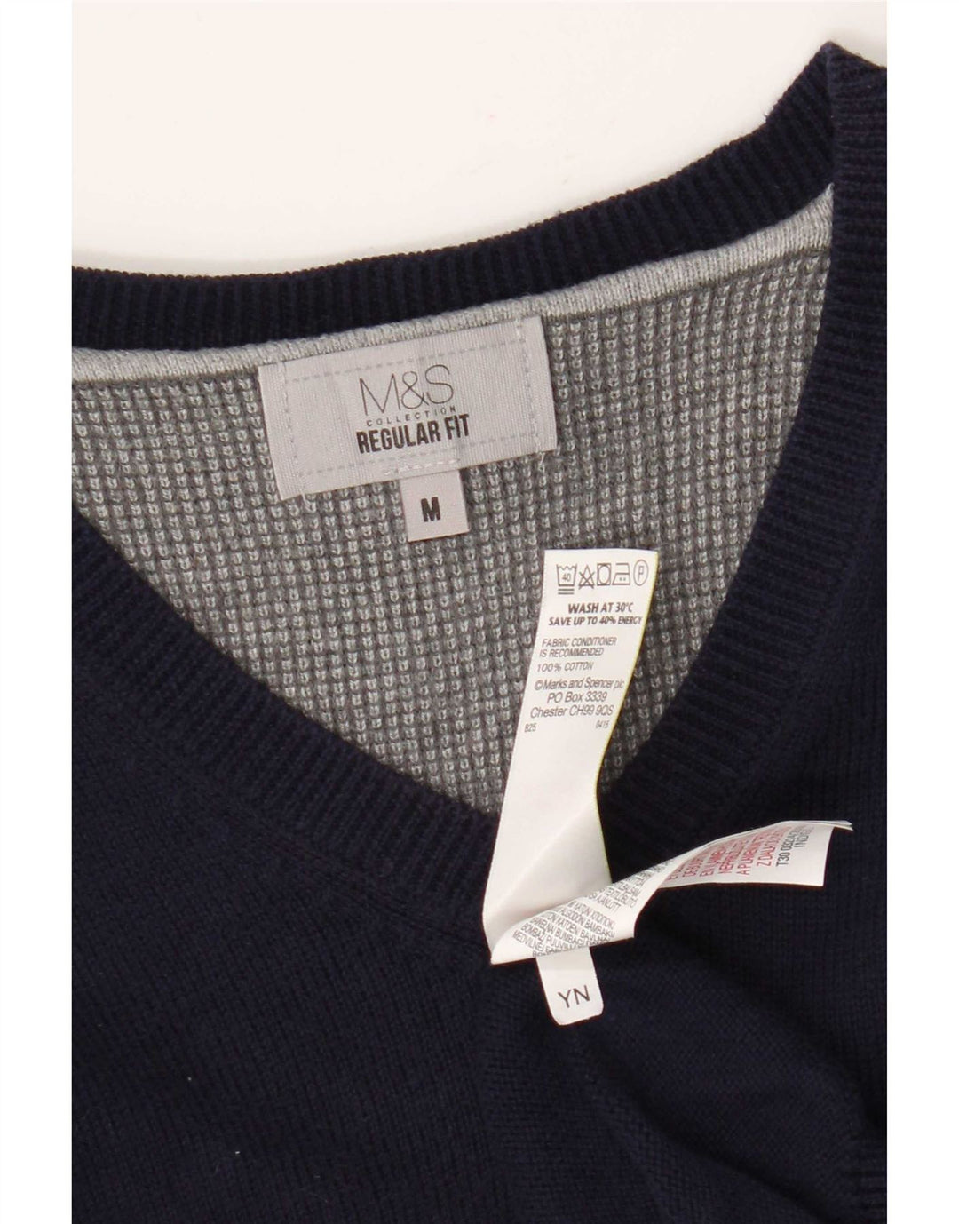 Suéter masculino Marks & Spencer regular fit com decote em V azul marinho médio