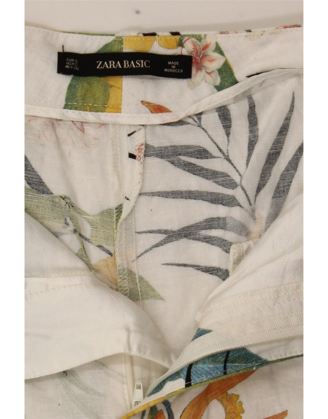 Zara Shorts Chino Feminino Pequeno W26 Branco Floral