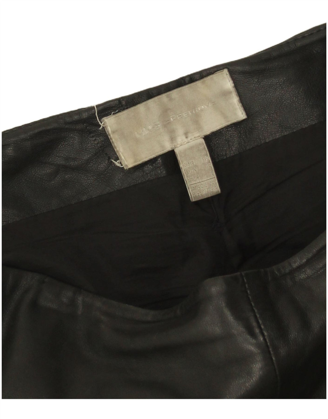 Calça feminina de couro slim Mango UE 36 pequena W24 L27 couro preto