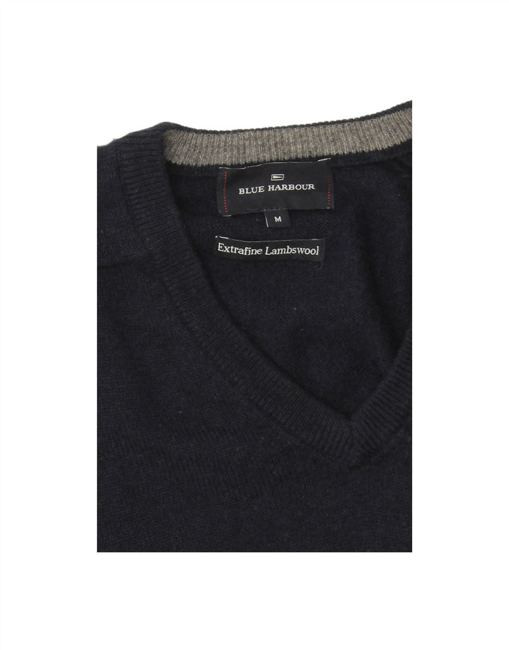 Suéter masculino BLUE HARBOR com decote em V, lã de cordeiro azul marinho médio
