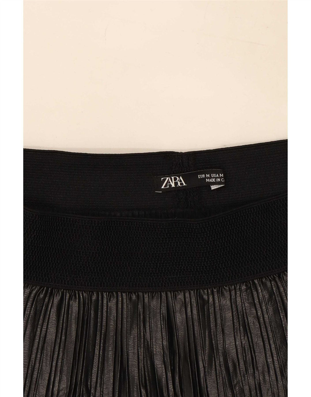 Saia plissada feminina Zara médio W28 poliéster preto