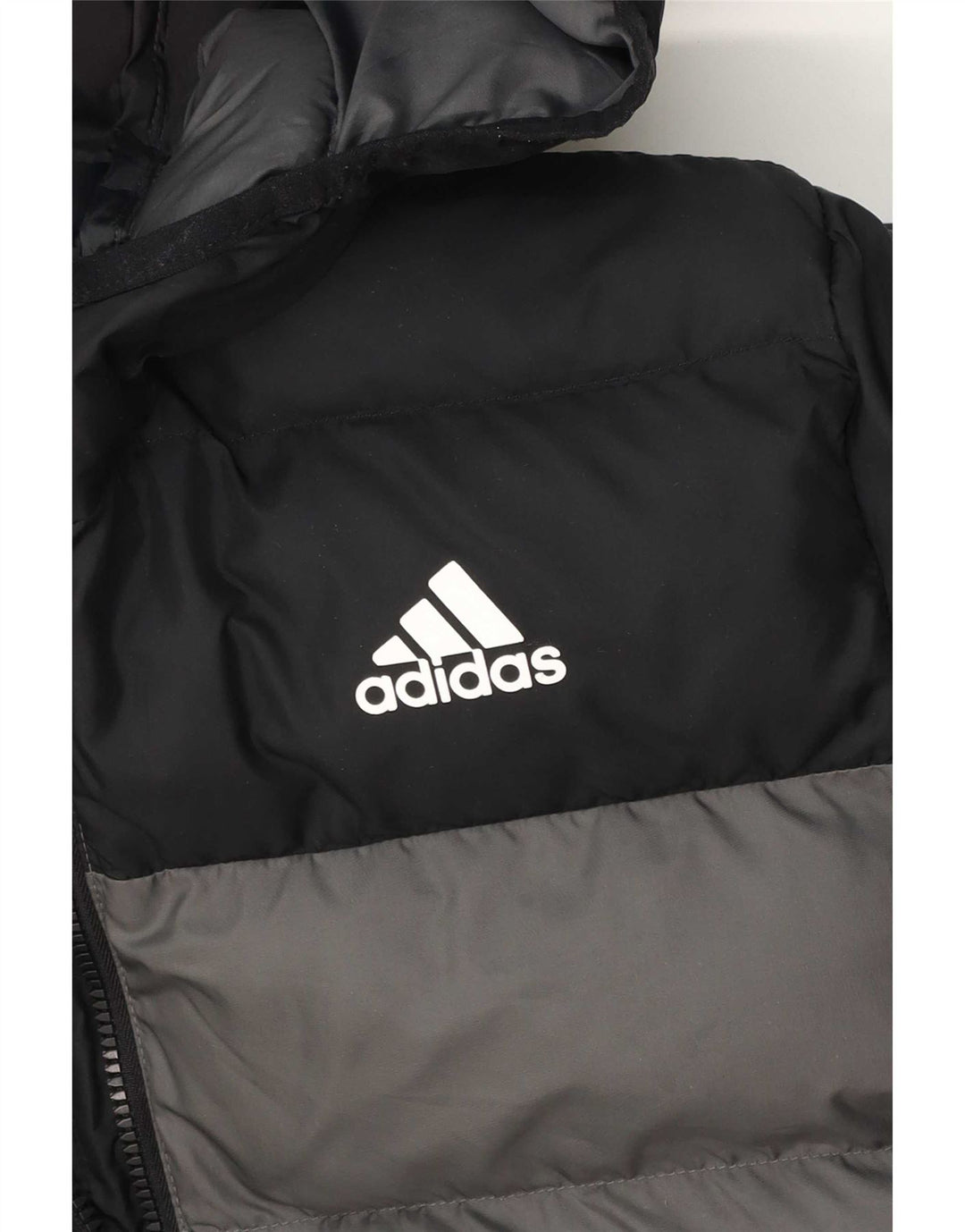 Casaco acolchoado com capuz Adidas Boys 13-14 anos cinzento colorblock