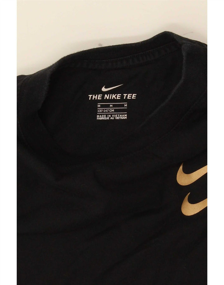 Camiseta Nike Boys Swoosh Graphic Top 10-11 Anos Médio Preto