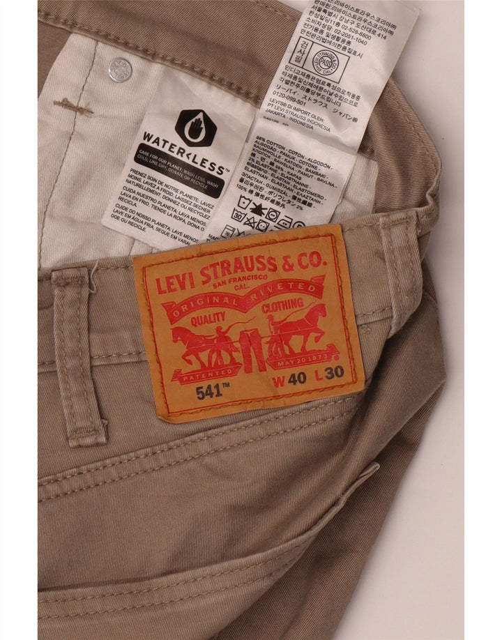 LEVI'S Mens 541 Tapered Casual Trousers W40 L30 Beige Cotton Vintage Levi's and Second-Hand Levi's from Messina Hembry 