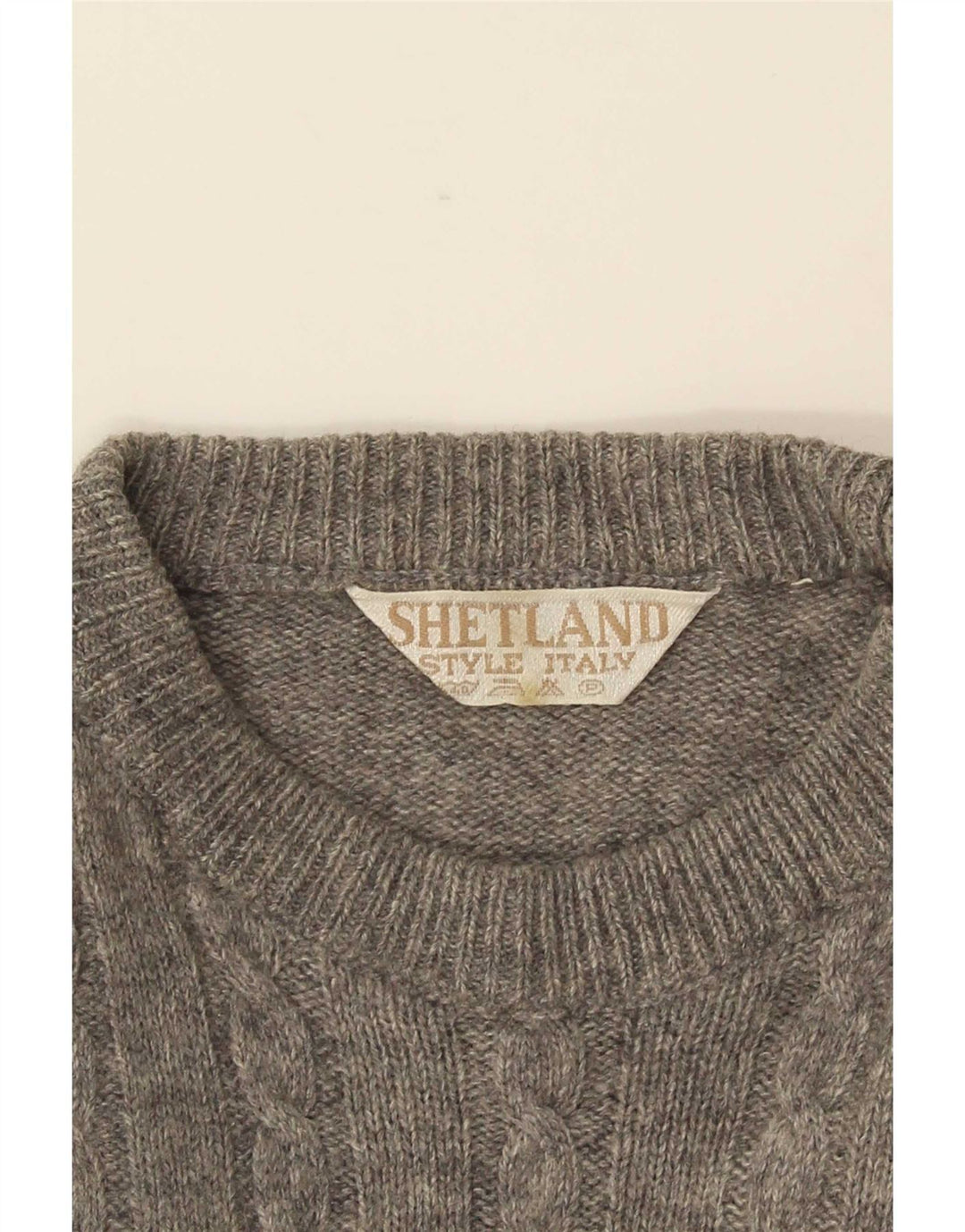 Suéter vintage masculino com gola redonda e lã geométrica cinza médio