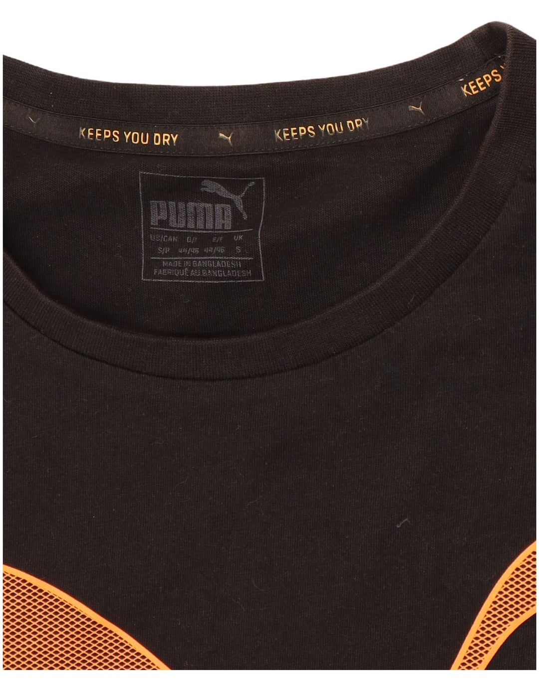 Camiseta masculina PUMA com estampa gráfica pequena preta