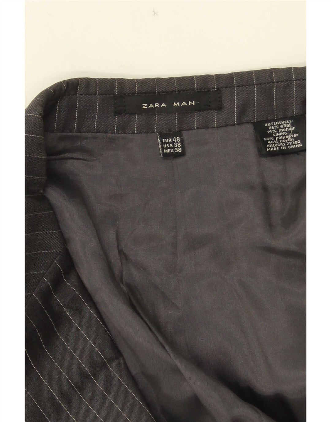 Jaqueta blazer masculina Zara com 2 botões EU 48 lã listrada cinza médio