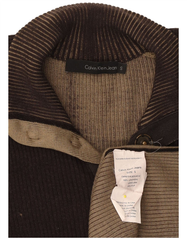 Suéter feminino CALVIN KLEIN JEANS com gola redonda e botão, tamanho 10, marrom pequeno