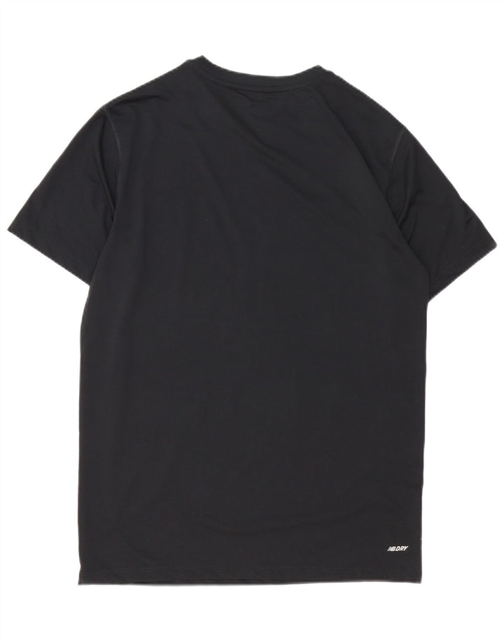 Camiseta gráfica masculina New Balance poliéster médio preto