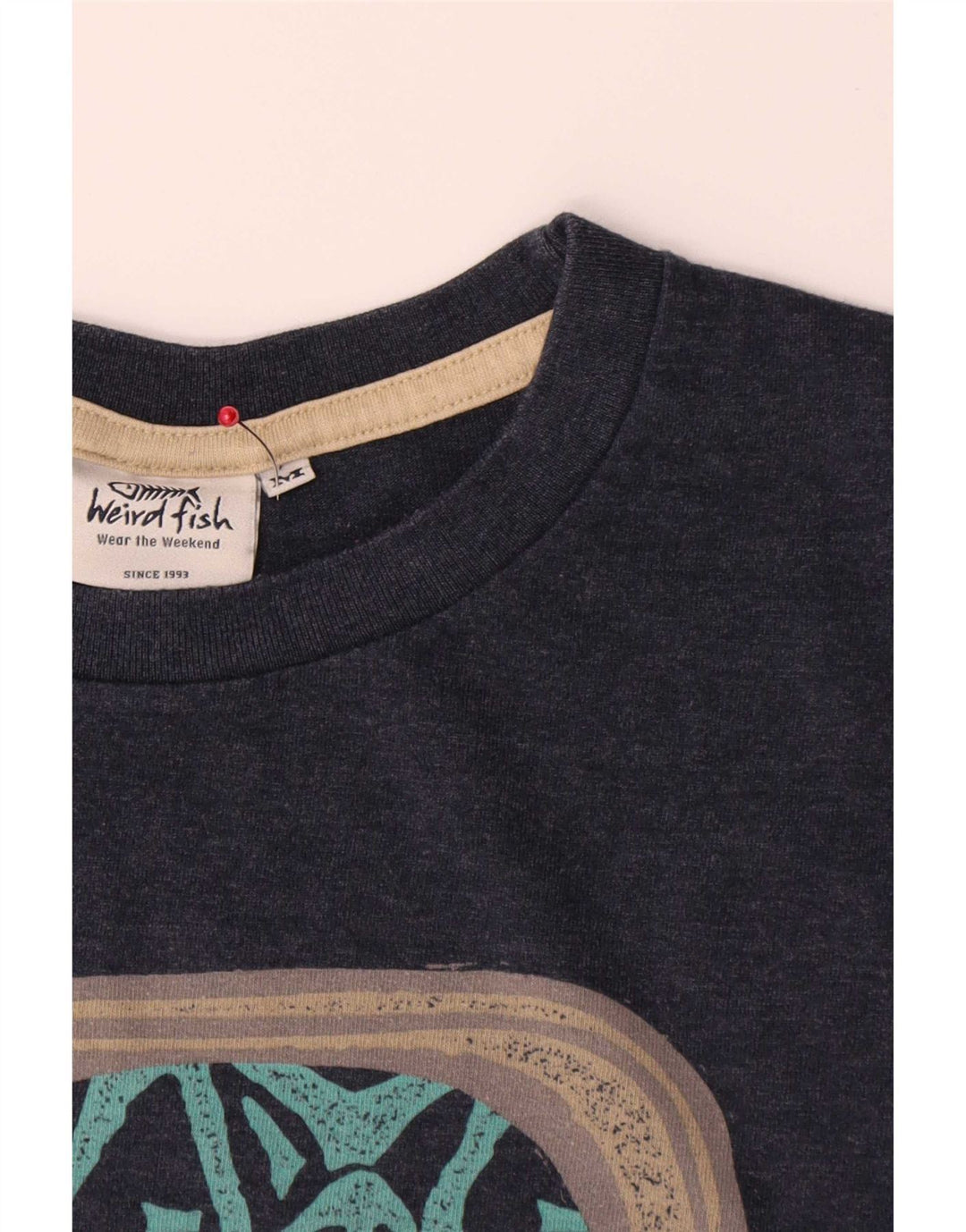 Camiseta gráfica masculina Weird Fish Top médio algodão azul marinho