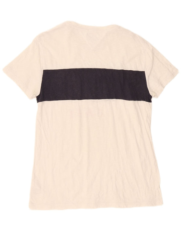 Camiseta masculina Tommy Hilfiger Regular Fit com estampa gráfica grande bloco colorido branco
