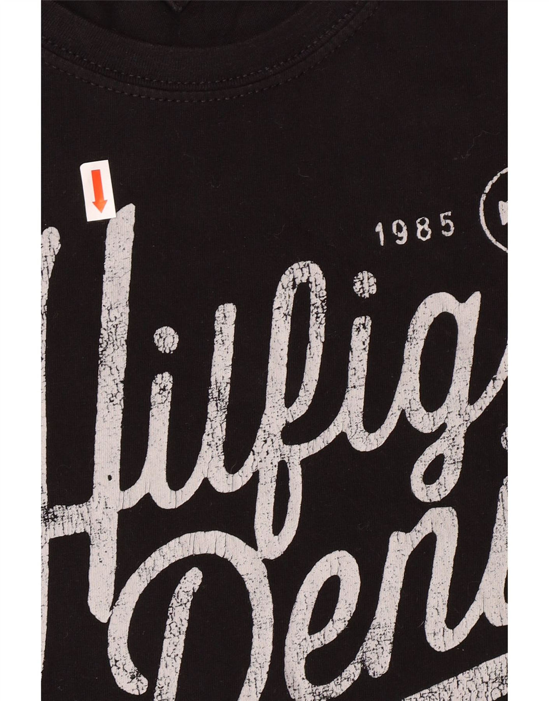 Camiseta masculina TOMMY HILFIGER New York Fit com estampa gráfica grande de algodão preto