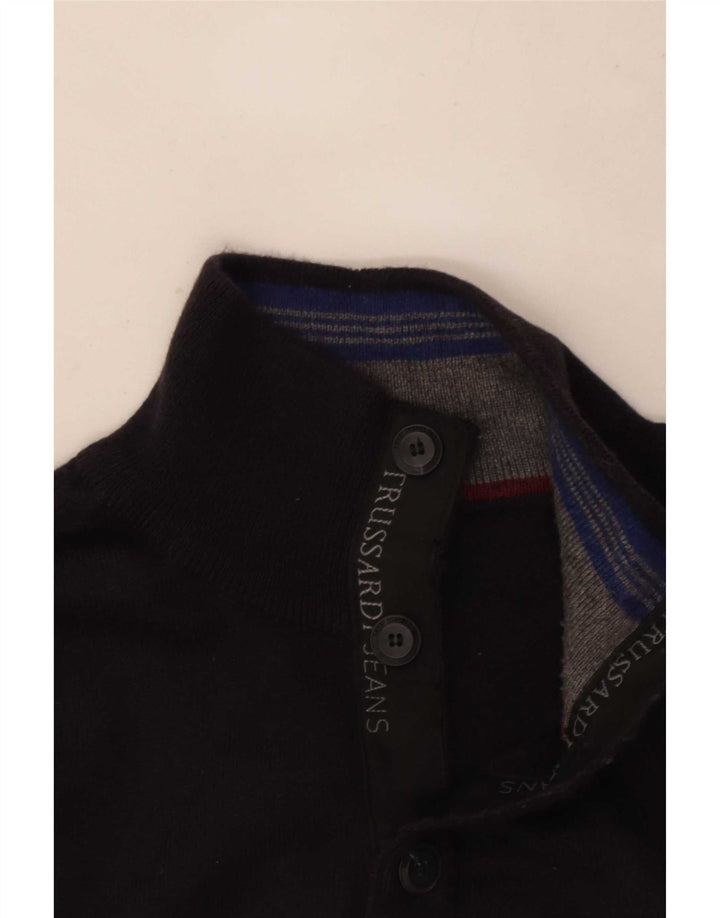 Suéter masculino Trussardi Jeans com gola redonda e botão azul marinho médio