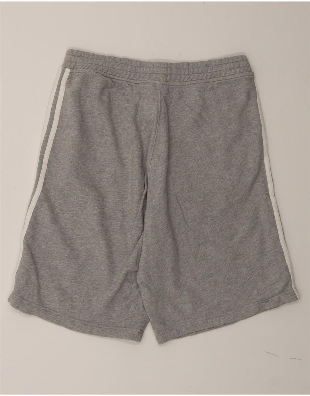 Shorts esportivos masculinos Adidas algodão cinza médio