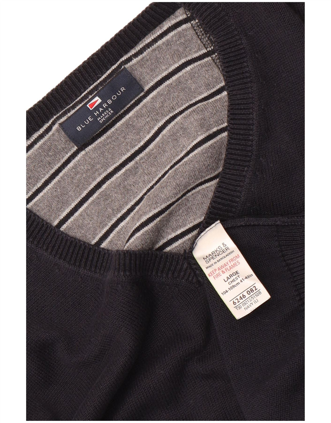 Suéter masculino Marks & Spencer Blue Harbor com decote em V grande azul marinho