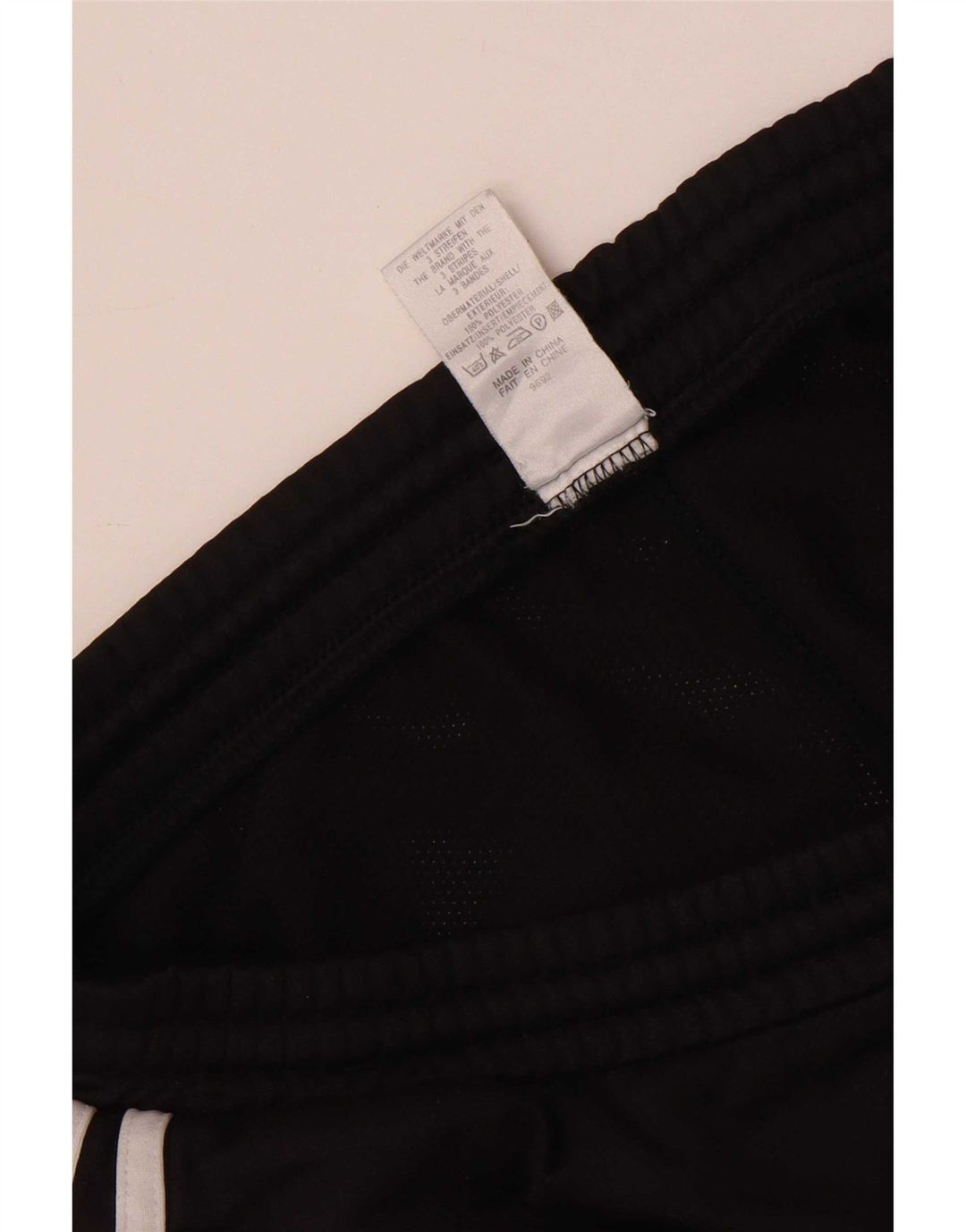 Shorts esportivos masculinos Adidas médio preto poliéster