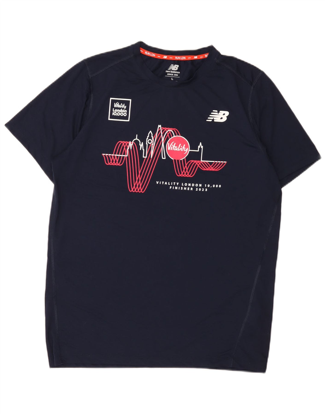Camiseta gráfica masculina New Balance grande poliéster azul marinho