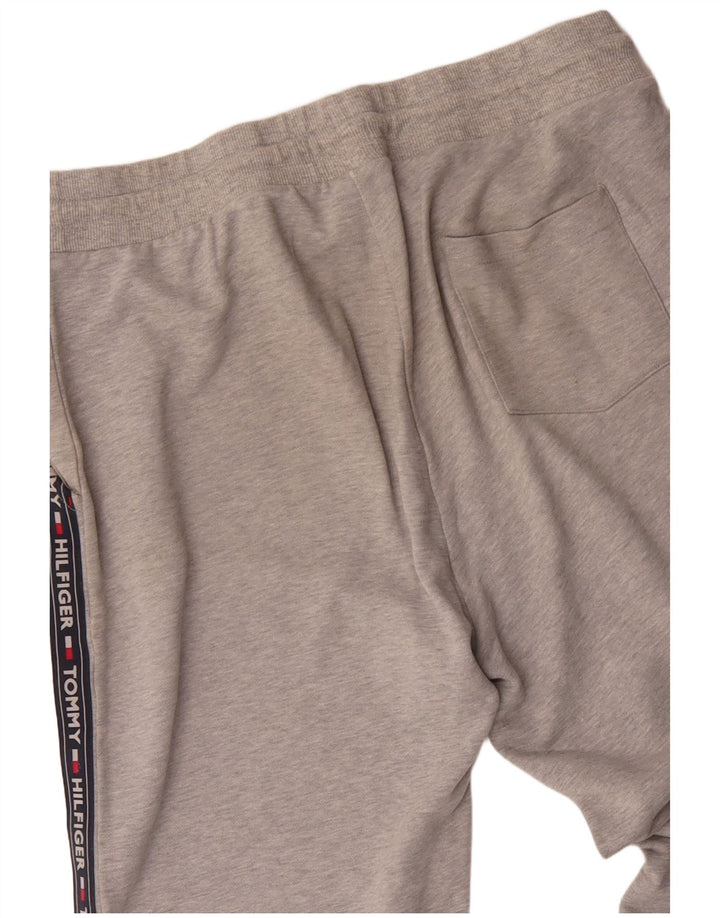 Calça esportiva masculina Tommy Hilfiger com estampa gráfica XL cinza manchada