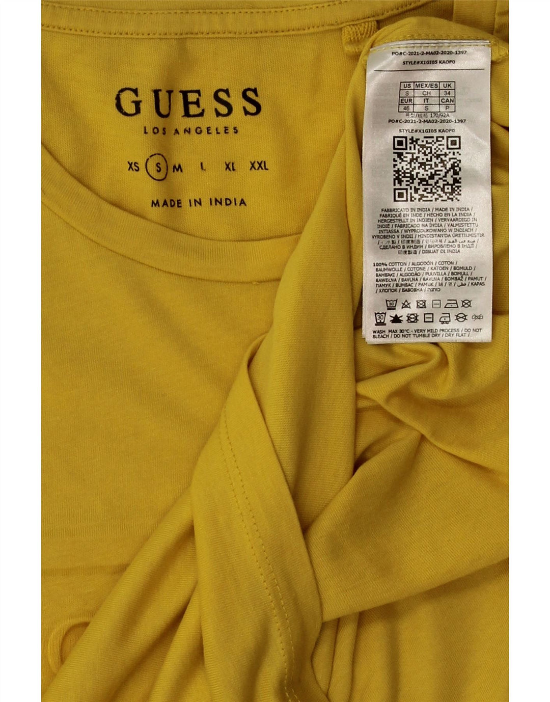 Camiseta masculina Guess com estampa gráfica pequena de algodão amarelo