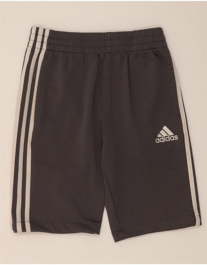 Shorts esportivos Adidas meninos 10-11 anos cinza médio