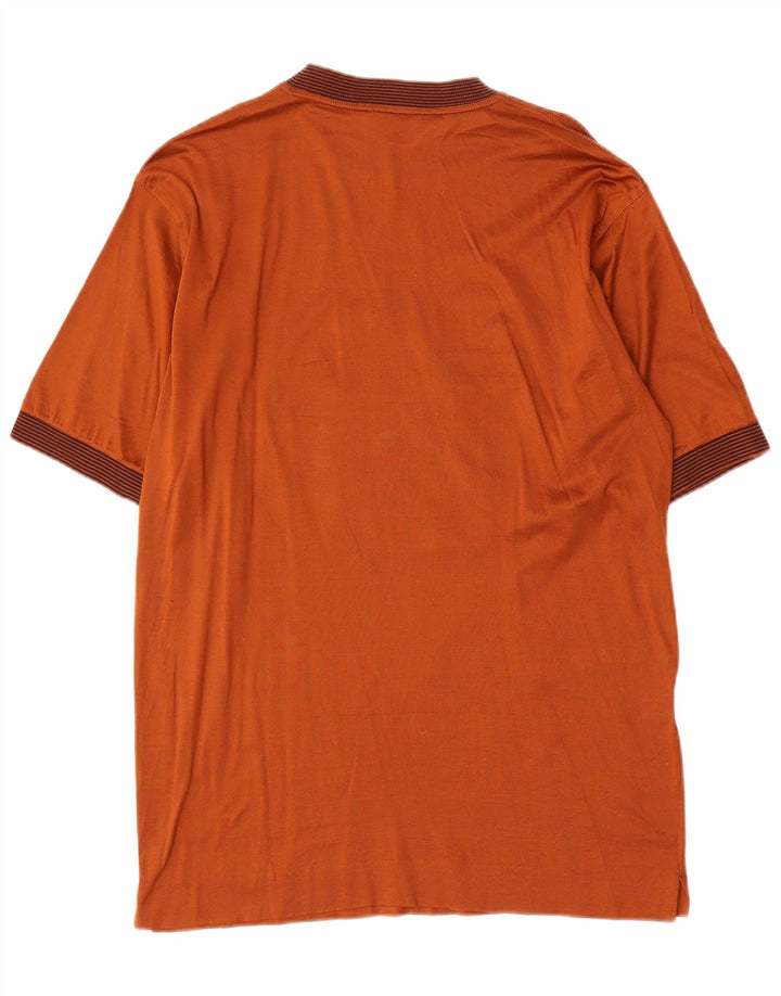 Camiseta masculina vintage com estampa gráfica marrom médio