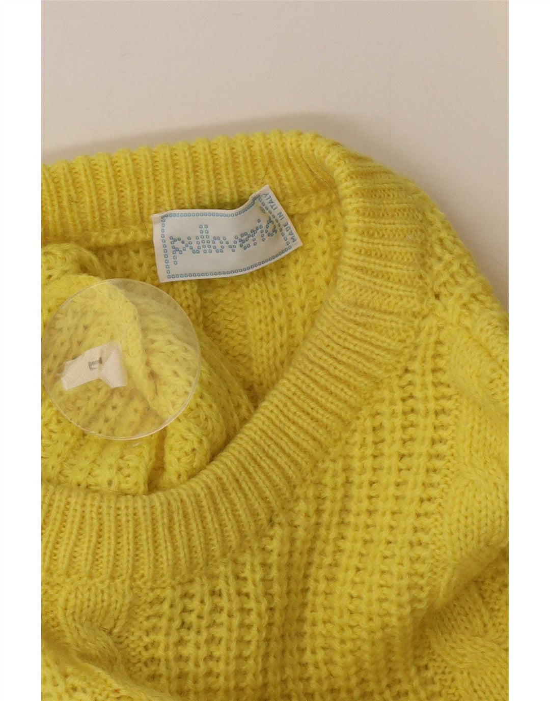 Suéter masculino pulloveria com gola canoa grande amarelo