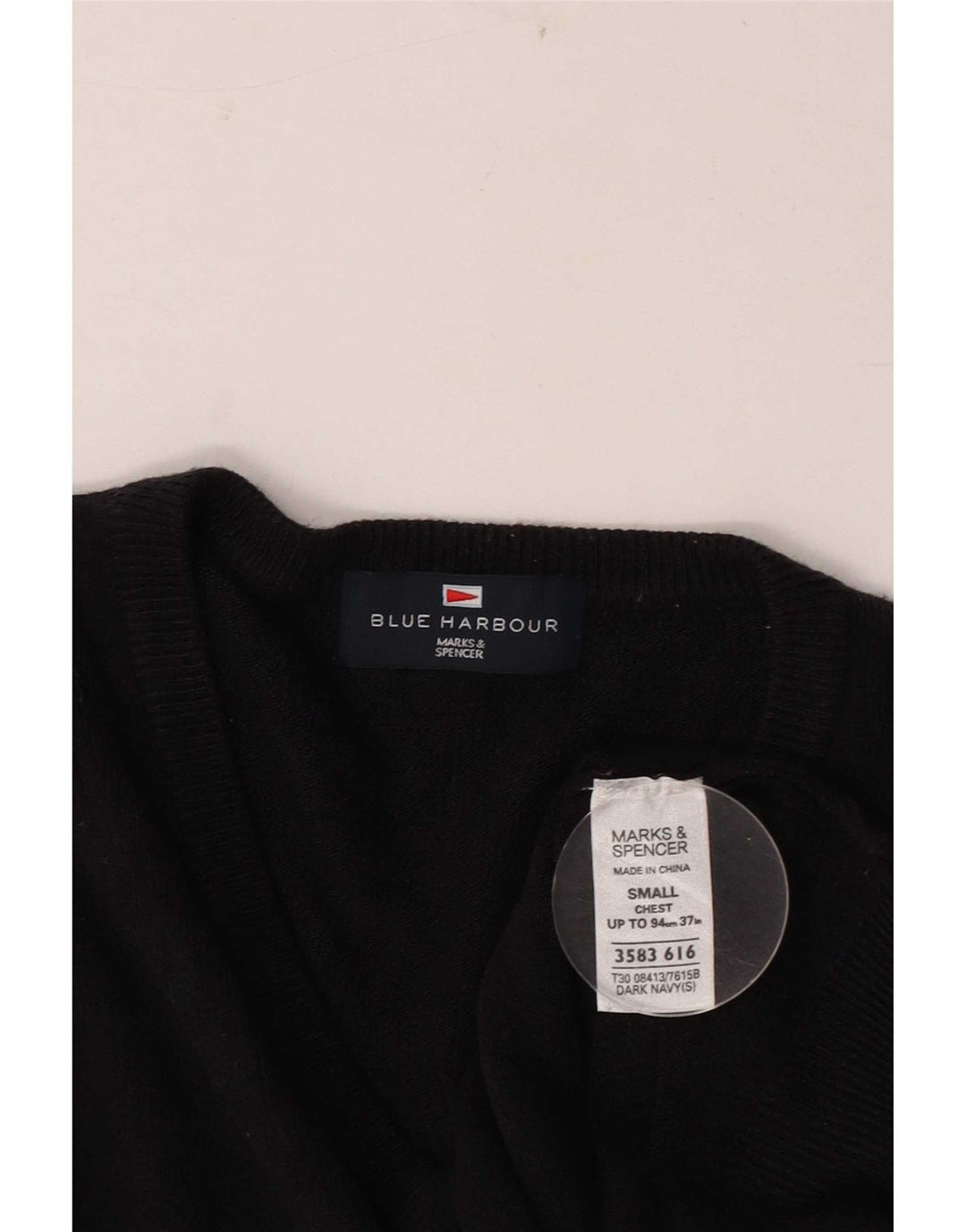 Suéter masculino Marks & Spencer Blue Harbor com decote em V pequeno azul marinho