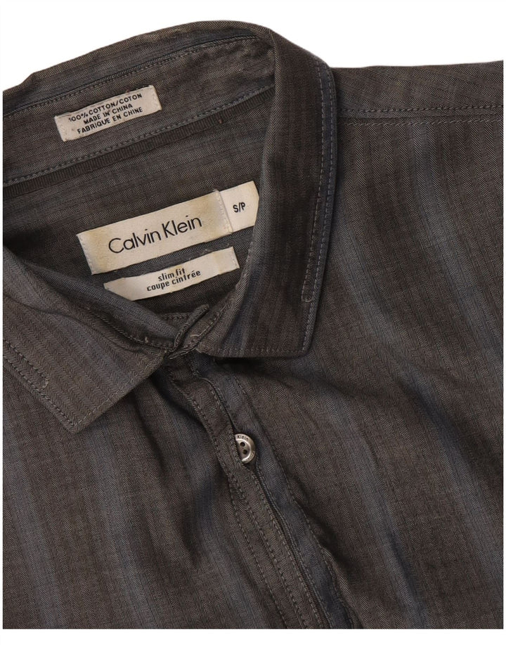 Camisa masculina Calvin Klein Slim Fit pequena cinza espinha de peixe