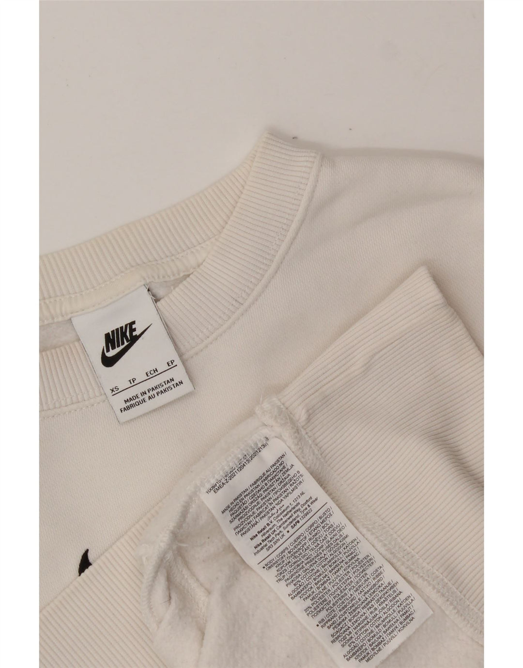 NIKE Womens Oversized Crop Sweatshirt Jumper UK 6 XS White Cotton Vintage Nike and Second-Hand Nike from Messina Hembry 