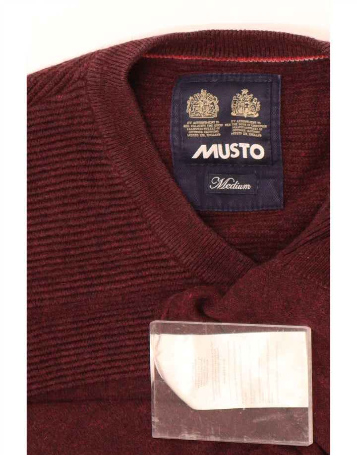 Suéter masculino com decote em V médio