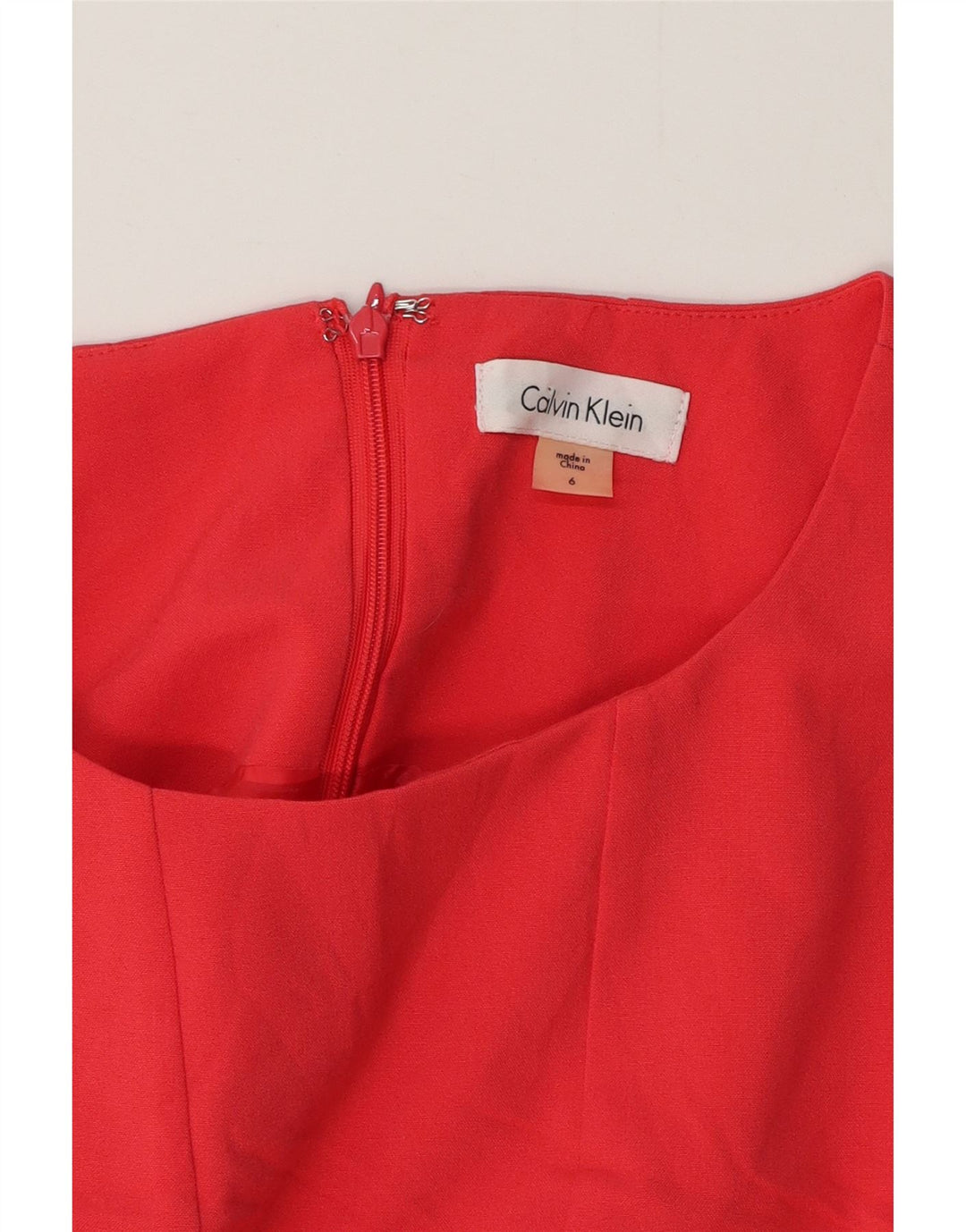 Vestido feminino Calvin Klein sem mangas evasê US 6 médio vermelho colorblock